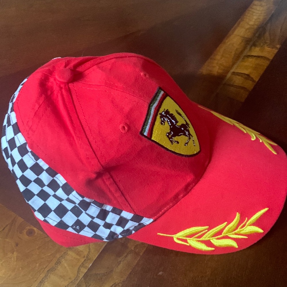 Ferrari Emblem  Cap - Picture 4 of 6